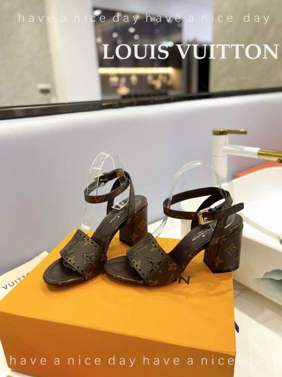 Picture of Louis Vuitton Shoes _SKULVsz34-42713571.5cmmnf0352